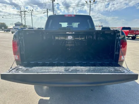 More photos of 2022 Ram 1500 Classic Warlock at Vincent Motor Company, TX