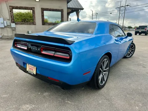 More photos of 2023 Dodge Challenger R/T at Vincent Motor Company, TX