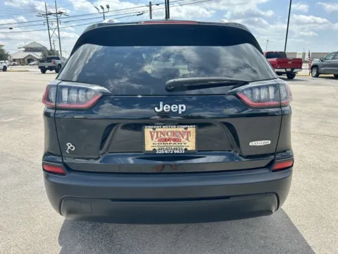 More photos of 2021 Jeep Cherokee Latitude at Vincent Motor Company, TX