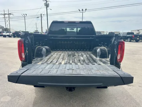 More photos of 2021 GMC Sierra 1500 SLT at Vincent Motor Company, TX