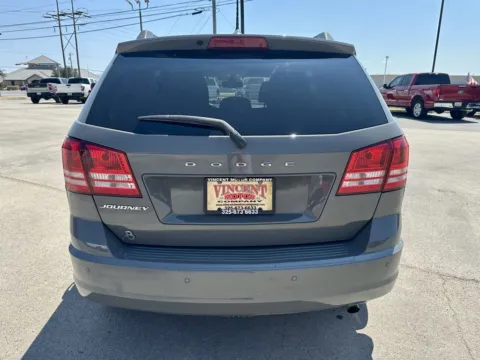 More photos of 2020 Dodge Journey SE at Vincent Motor Company, TX