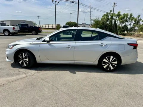 Photos of 2022 Nissan Altima 2.5 SV for sale in Abilene, TX at Vincent Motor Company