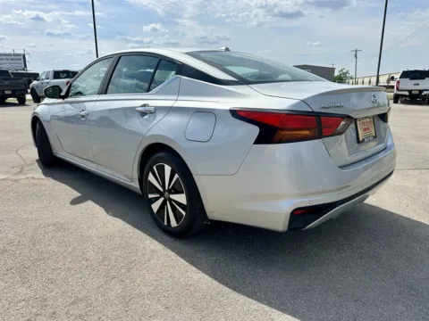 Another view of 2022 Nissan Altima 2.5 SV for sale in Abilene, TX at Vincent Motor Company