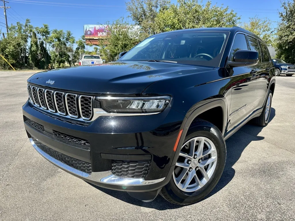 Black 2022 Jeep Grand Cherokee L Laredo for sale in Abilene, TX