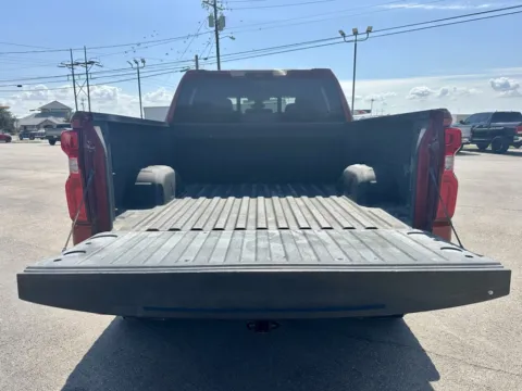More photos of 2019 Chevrolet Silverado 1500 High Country at Vincent Motor Company, TX