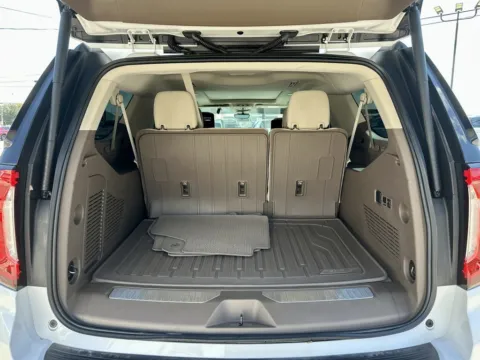 More photos of 2023 GMC Yukon XL Denali at Vincent Motor Company, TX