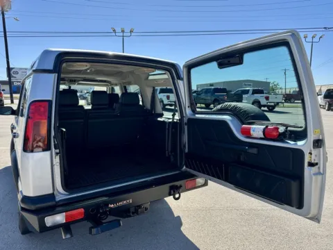 More photos of 2004 Land Rover Discovery SE at Vincent Motor Company, TX