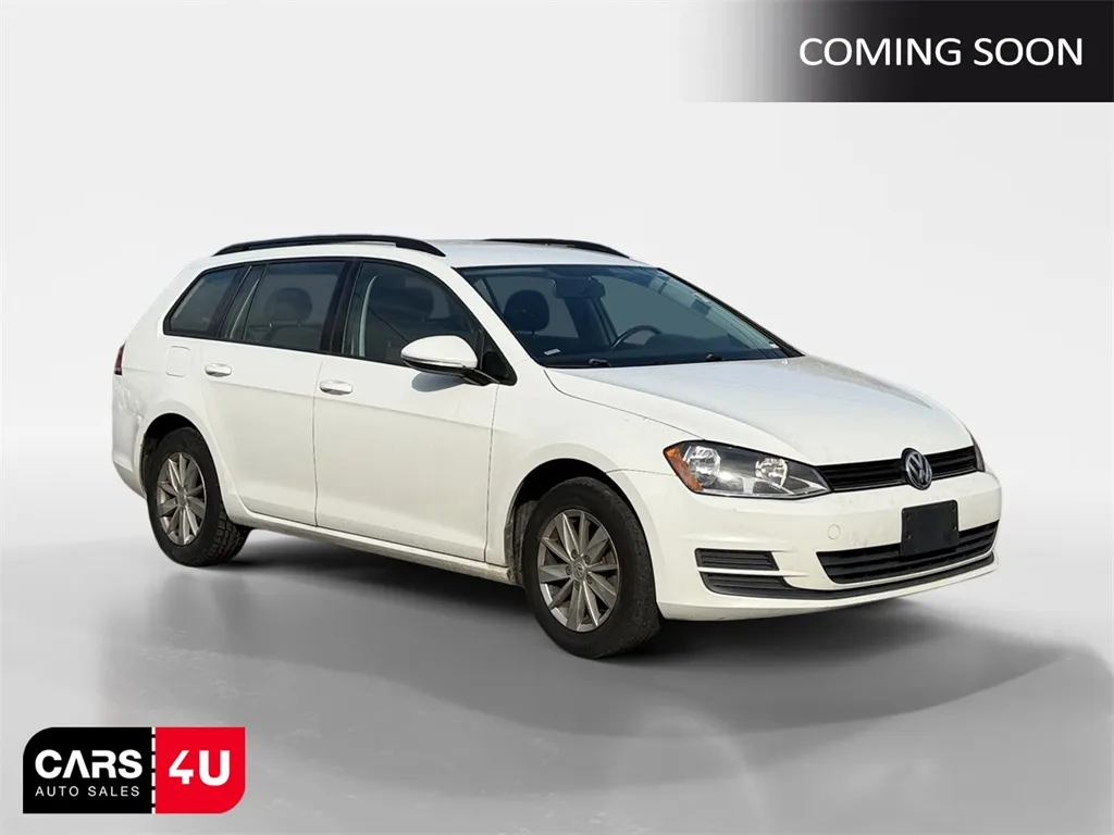 2016 Volkswagen Golf SportWagen TSI S's photo