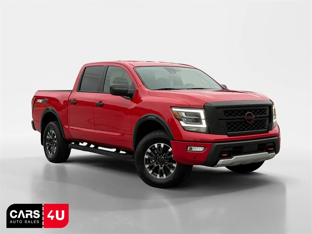 2024 Nissan Titan PRO-4X's photo