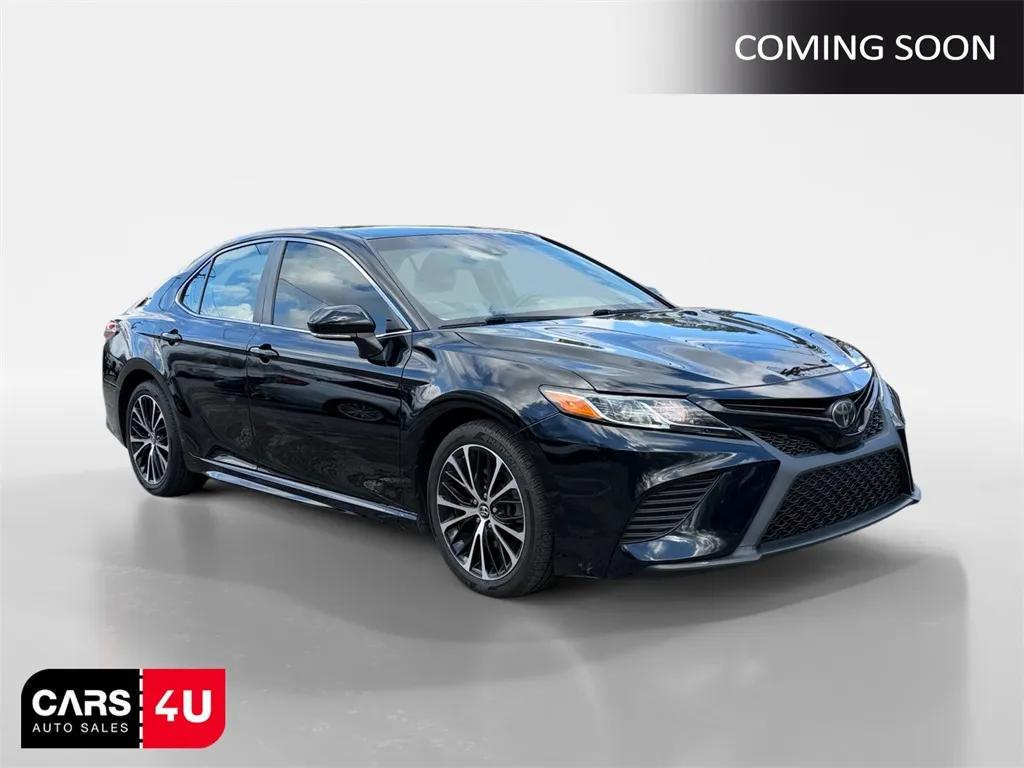 Black 2018 Toyota Camry SE for sale in Knoxville, TN
