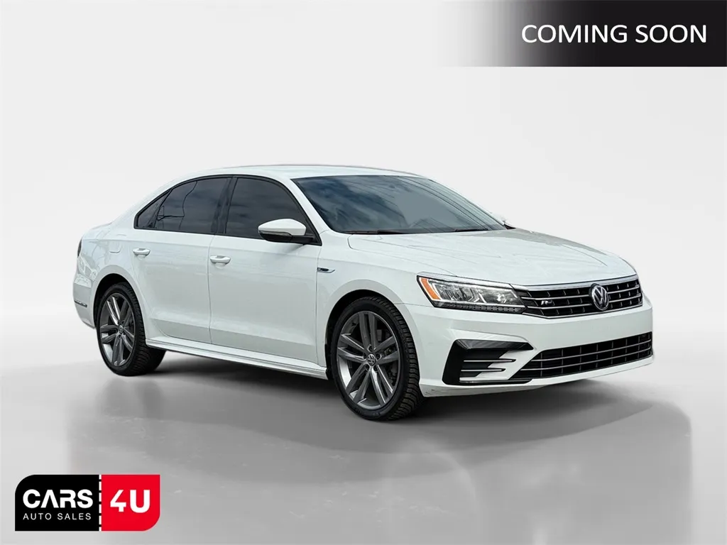2018 Volkswagen Passat R-Line