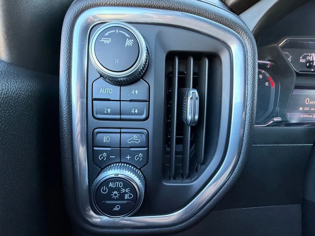 2019 GMC Sierra 1500 SLT - Photo 13