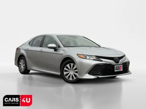 Silver 2020 Toyota Camry Hybrid LE for sale in Knoxville, TN