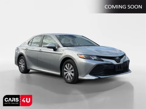Silver 2020 Toyota Camry Hybrid LE for sale in Knoxville, TN