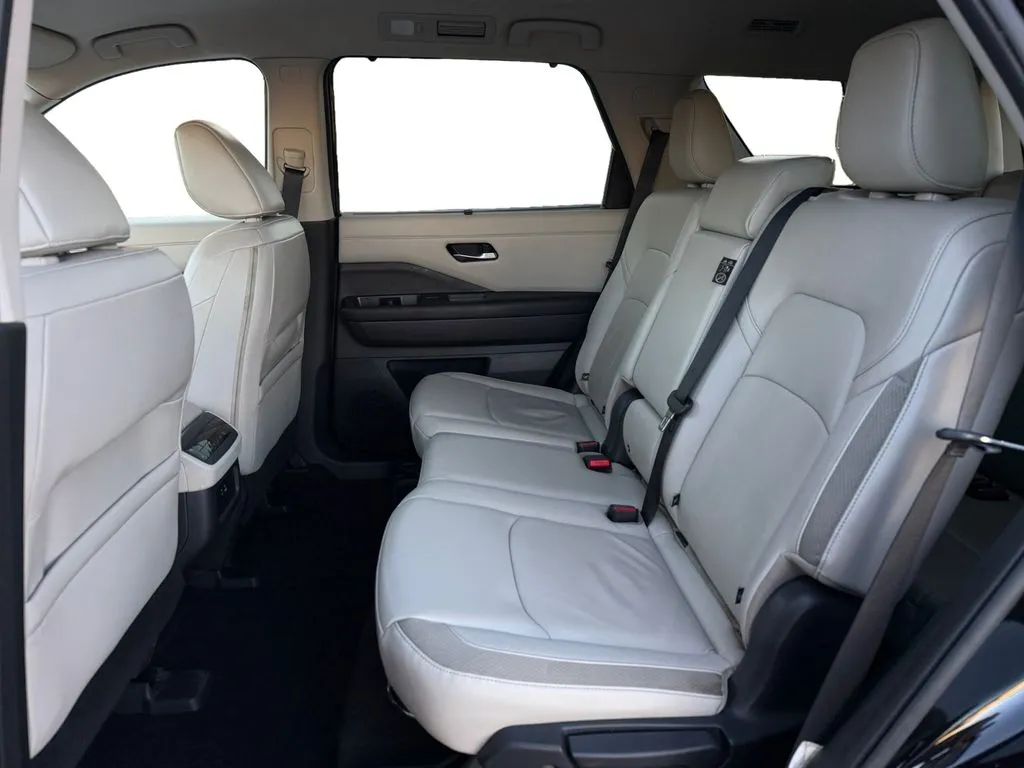 2024 Nissan Pathfinder SL - Photo 19