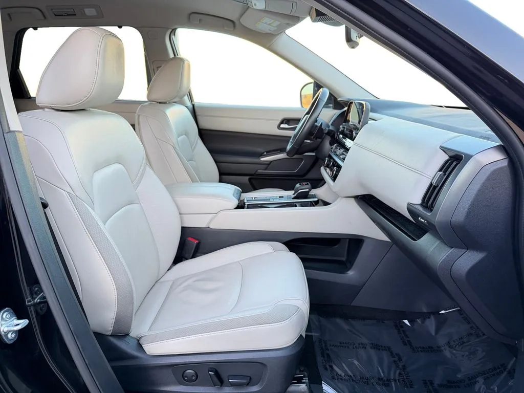 2024 Nissan Pathfinder SL - Photo 18