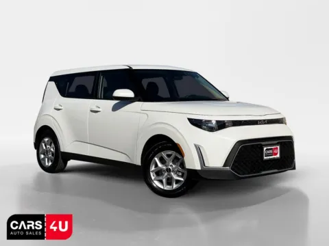 White 2025 Kia Soul LX for sale in Knoxville, TN