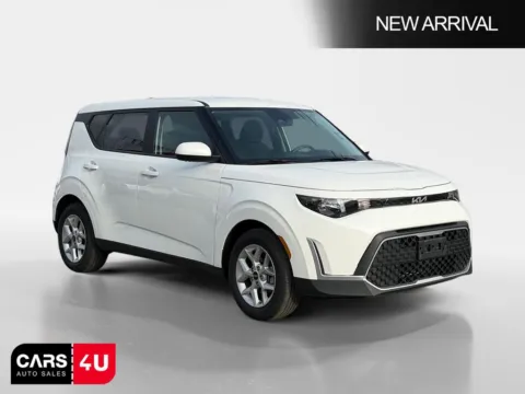 White 2025 Kia Soul LX for sale in Knoxville, TN