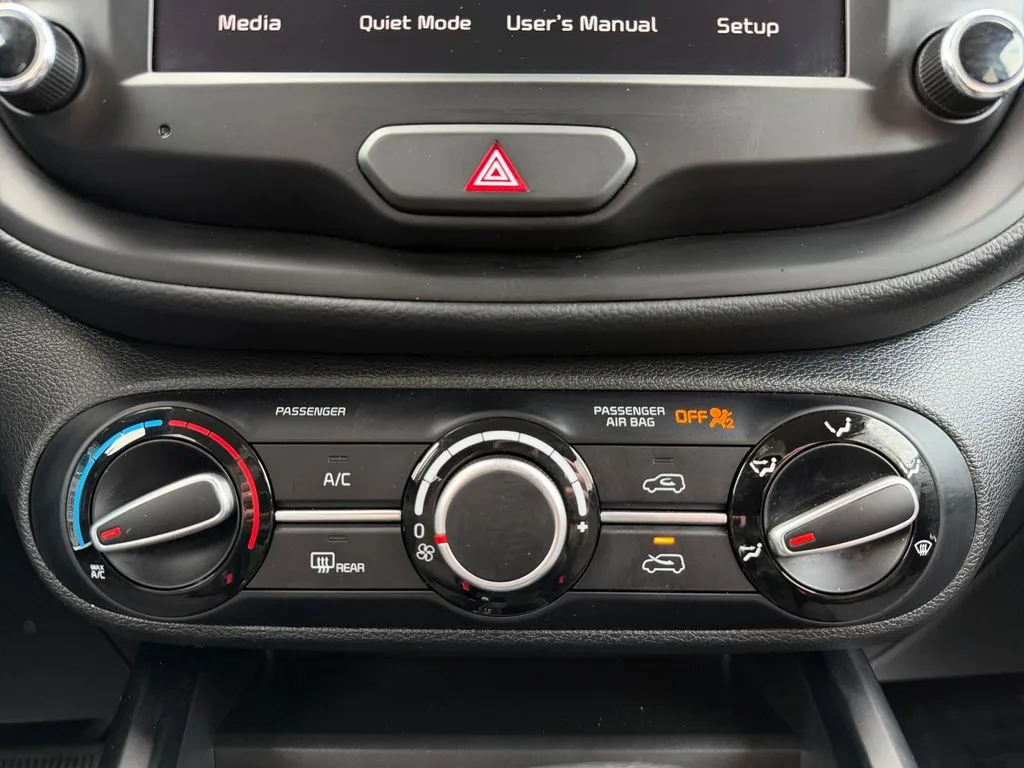 2025 Kia Soul LX - Photo 25