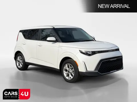 White 2025 Kia Soul LX for sale in Knoxville, TN