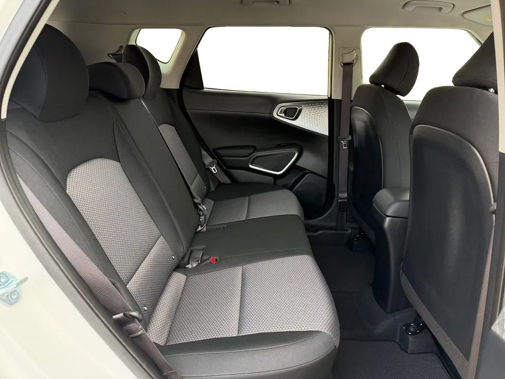 2025 Kia Soul LX - Photo 20