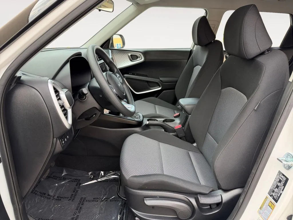 2025 Kia Soul LX - Photo 14
