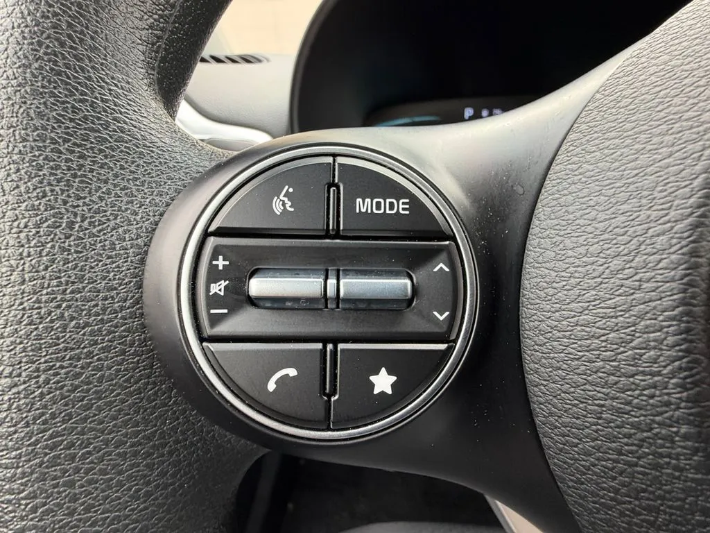 2025 Kia Soul LX - Photo 22