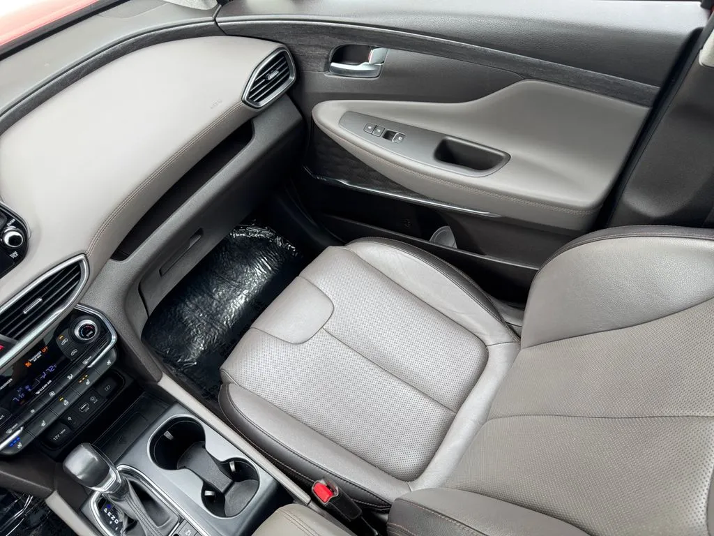 2020 Hyundai Santa Fe Limited - Photo 17