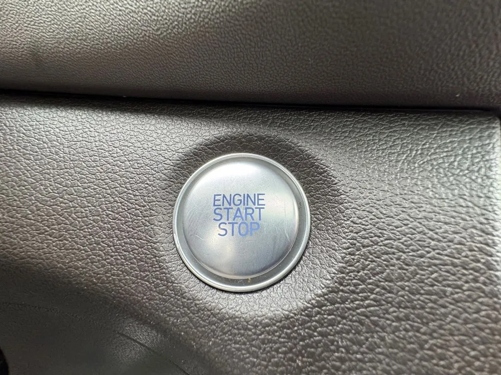 2020 Hyundai Santa Fe Limited - Photo 25