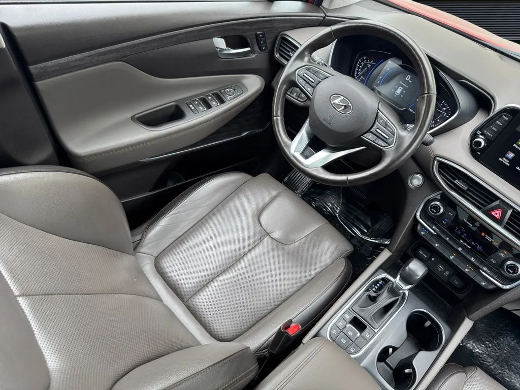 2020 Hyundai Santa Fe Limited - Photo 15