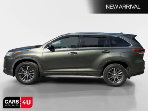 More photos of 2017 Toyota Highlander XLE at Cars 4 U LLC, TN