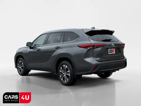 More photos of 2021 Toyota Highlander XLE at Cars 4 U LLC, TN