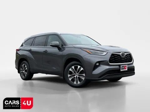 Gray 2021 Toyota Highlander XLE for sale in Knoxville, TN