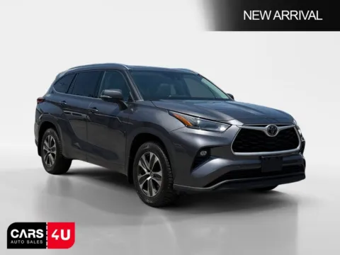 Gray 2021 Toyota Highlander XLE for sale in Knoxville, TN