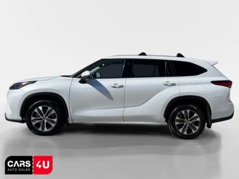 More photos of 2022 Toyota Highlander XLE at Cars 4 U LLC, TN