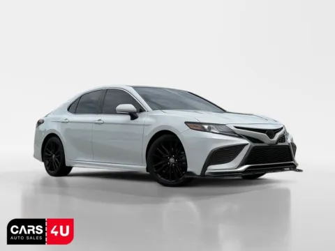Silver 2022 Toyota Camry XSE for sale in Knoxville, TN