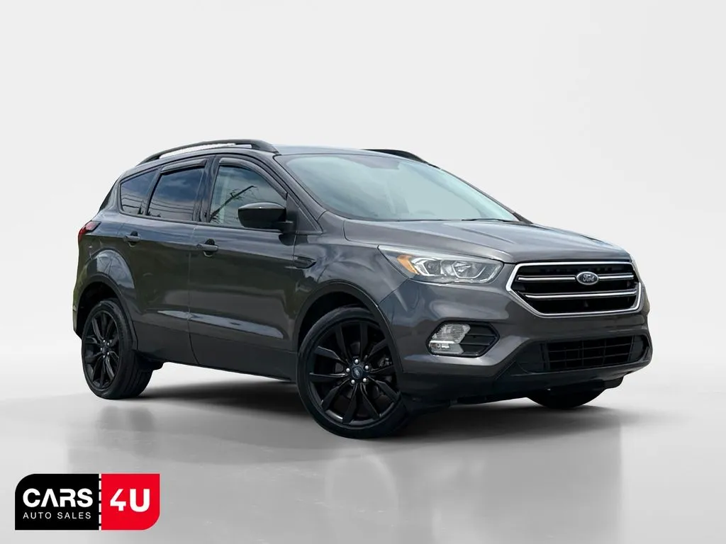 Gray 2019 Ford Escape SE for sale in Knoxville, TN