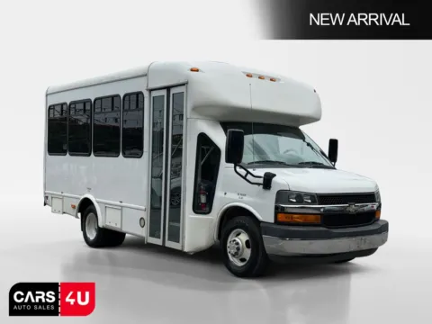White 2015 Chevrolet Express 3500 Diesel for sale in Knoxville, TN