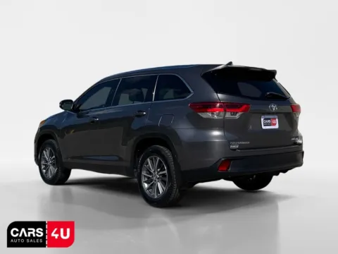 More photos of 2019 Toyota Highlander XLE at Cars 4 U LLC, TN