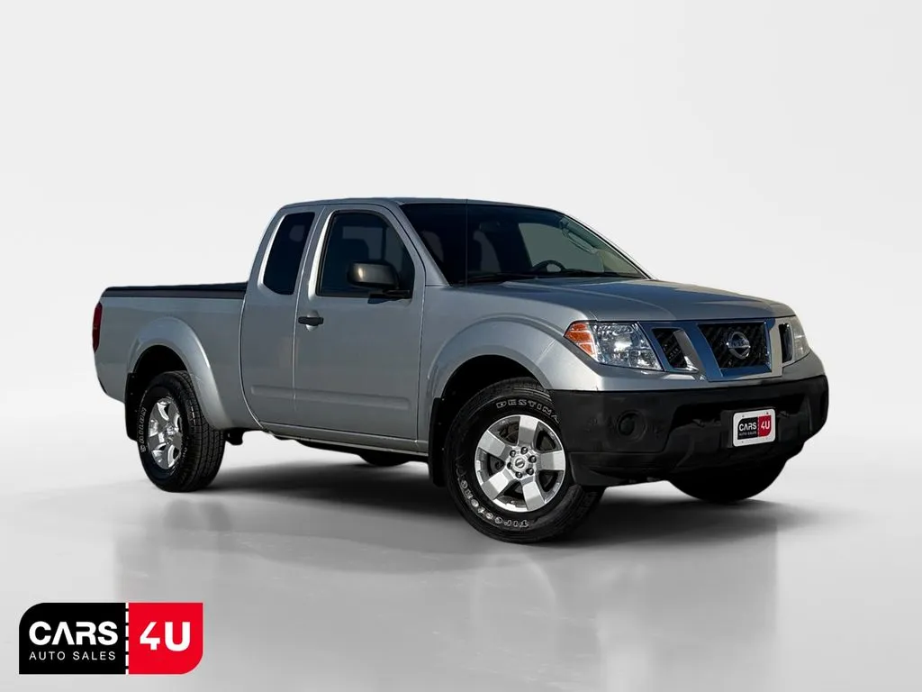 Silver 2010 Nissan Frontier SE for sale in Knoxville, TN