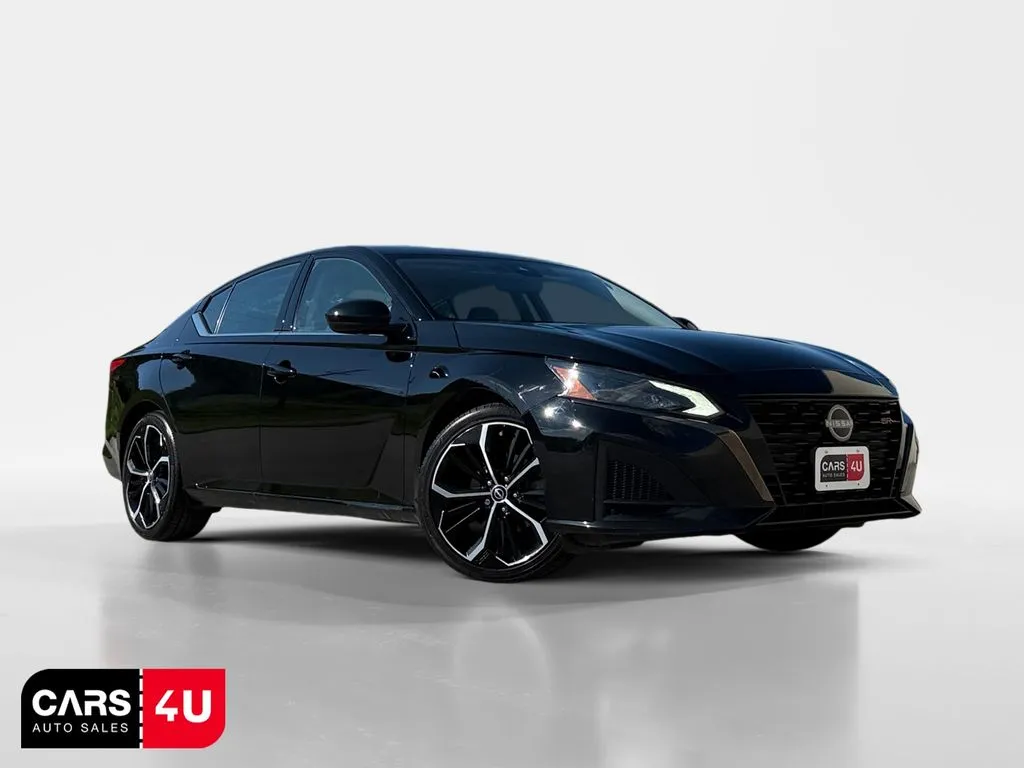 Black 2023 Nissan Altima 2.5 SR for sale in Knoxville, TN