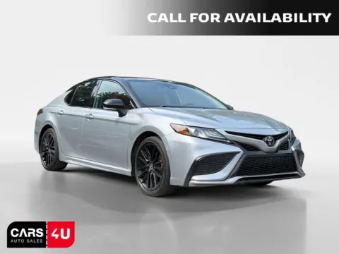 Silver 2022 Toyota Camry XSE for sale in Knoxville, TN