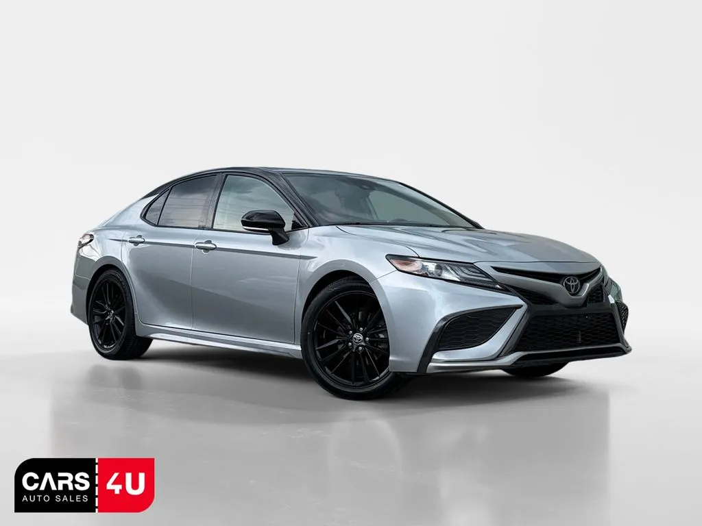 Silver 2022 Toyota Camry XSE for sale in Knoxville, TN