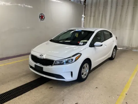 White 2018 Kia Forte LX for sale in Knoxville, TN