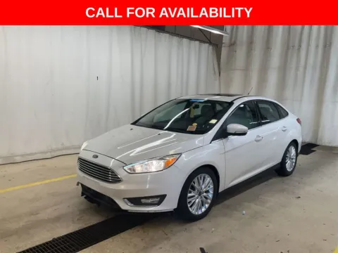 White 2018 Ford Focus Titanium for sale in Knoxville, TN