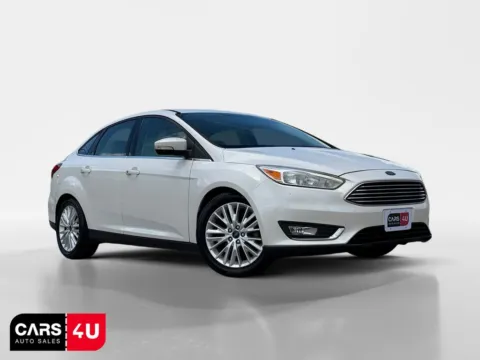White 2018 Ford Focus Titanium for sale in Knoxville, TN