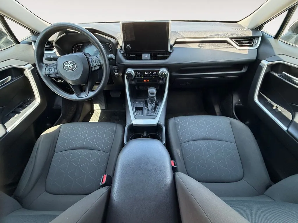 2023 Toyota RAV4 XLE - Photo 12