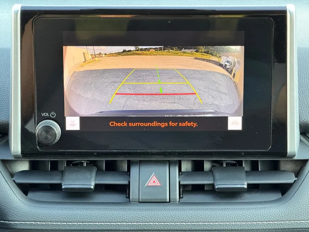 2023 Toyota RAV4 XLE - Photo 12