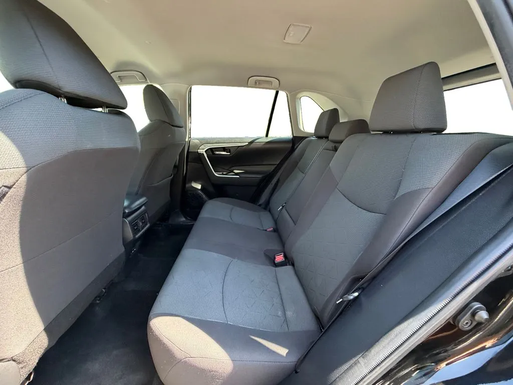 2023 Toyota RAV4 XLE - Photo 14