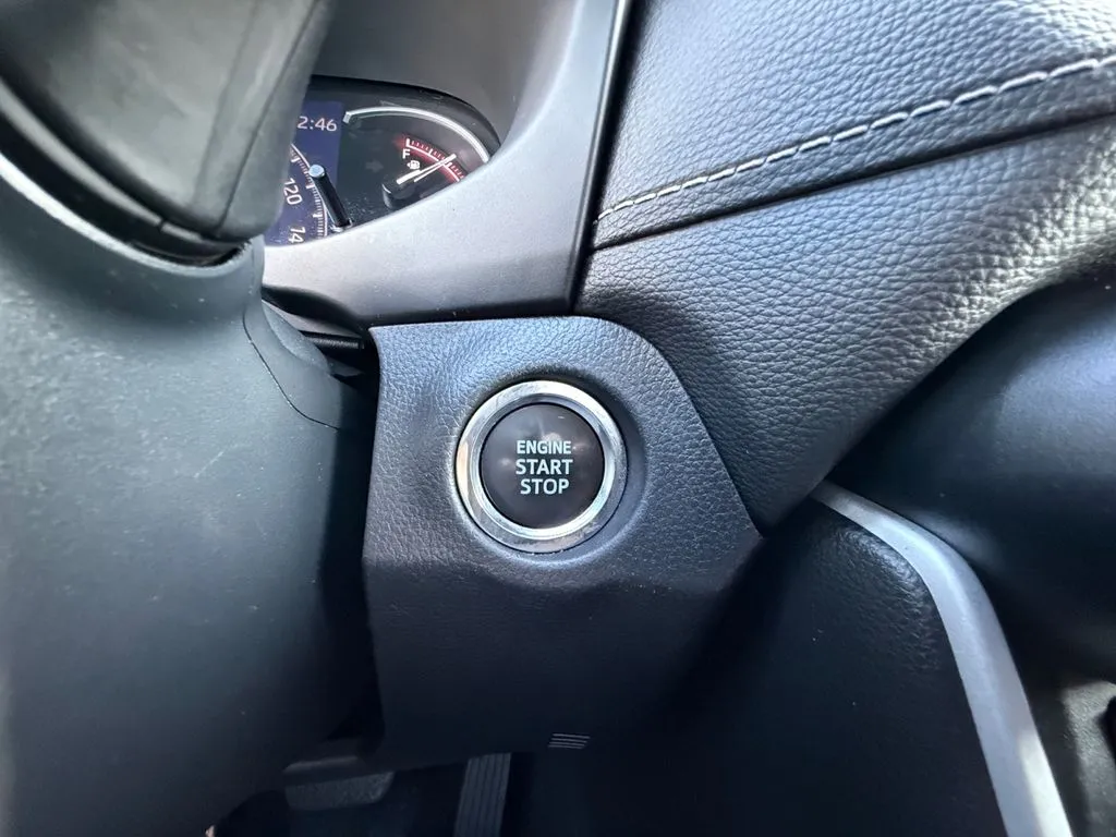 2023 Toyota RAV4 XLE - Photo 25